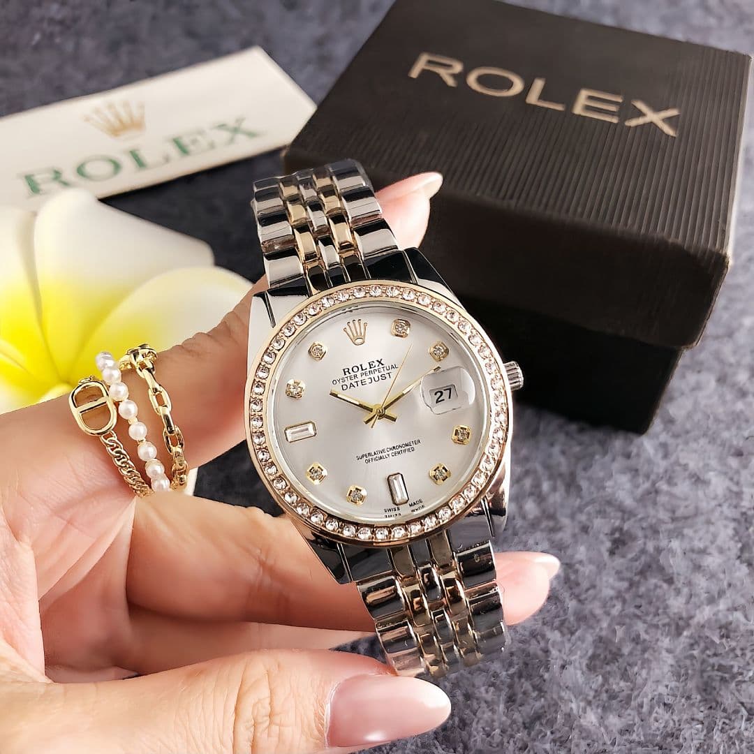 Montres serties de diamants pour femmes : élégantes et abordables, inspirées du style parisien.