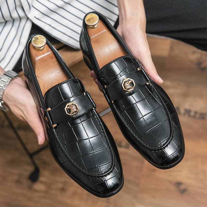Plus size business leather shoes men's British fashion stone loafers dress breathable lazy shoes office