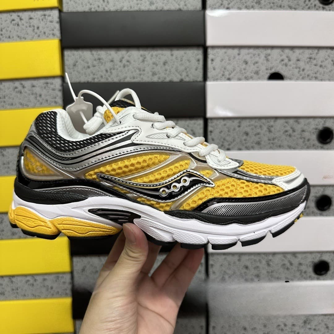 Chaussures de course Saucony PROGRID OMNI9 pour l'amorti et la durabilité en extérieur