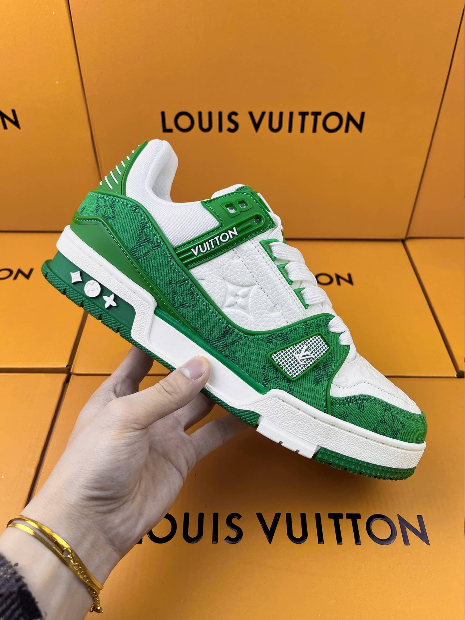 Chaussures de sport basses en cuir respirant patchwork, semelle souple et légère, style tendance et polyvalent, pour couples.