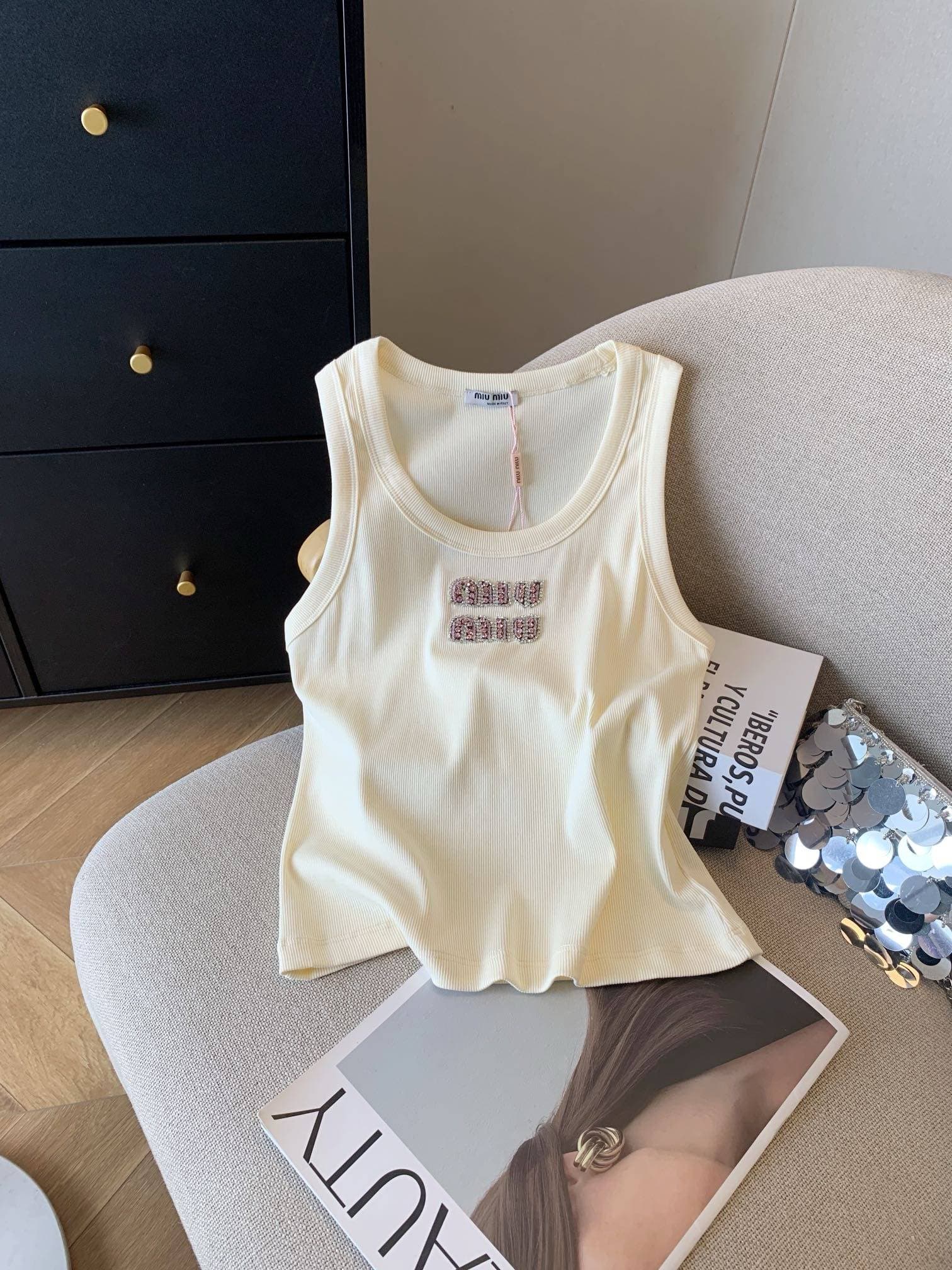 Débardeur uni tendance pour femme + T-shirt à manches courtes polyvalent