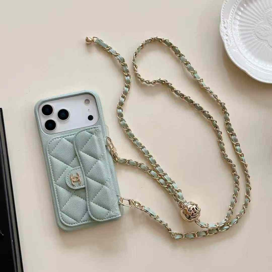 Étui bandoulière de luxe tendance pour iPhone 17, iPhone 16 Pro Max et iPhone 15. Étui de protection élégant en cuir avec chaîne pour iPhone 14