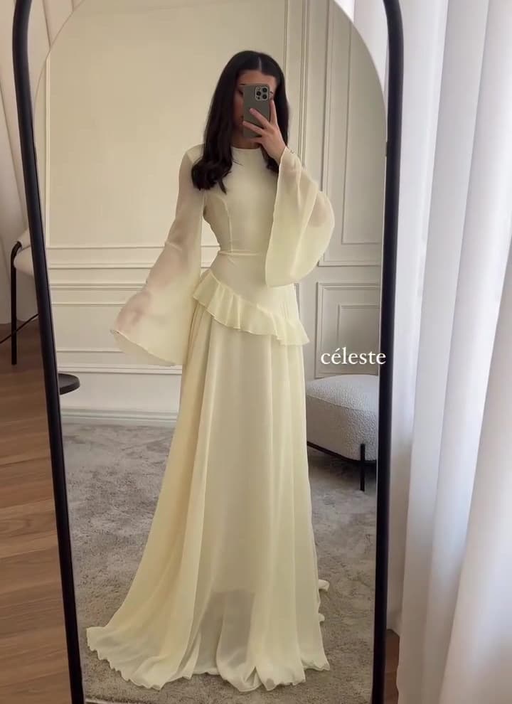 ​​"Elegant Waist-Cinching Evening Dress – Long Sleeve Flared Sleeve Slimming Dress For Special Occasions"​​