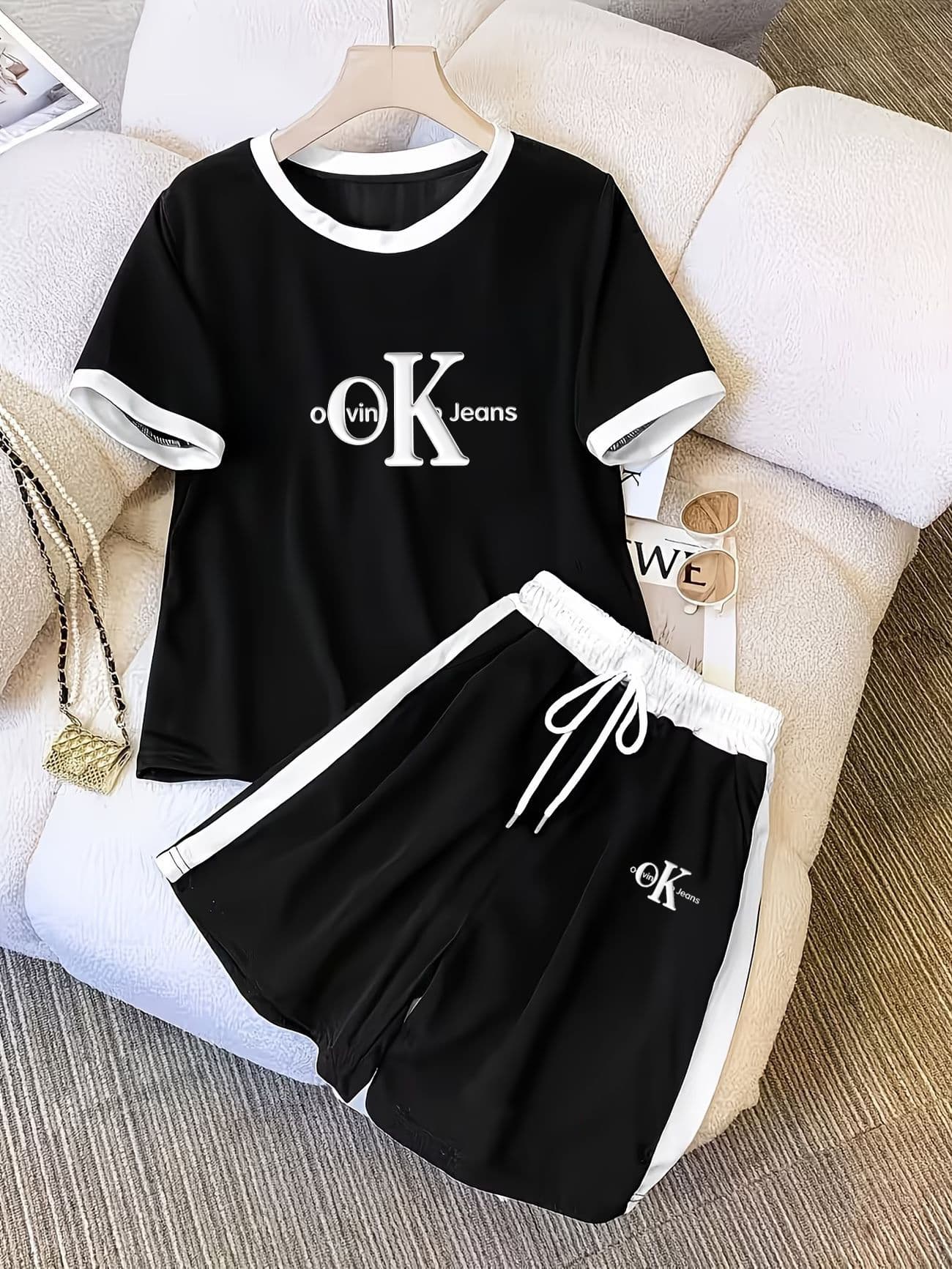 ​​Women's Printed Short-Sleeve Tee & Shorts Set - Korean-Inspired Slim Fit Outfit For Summer​​-12
