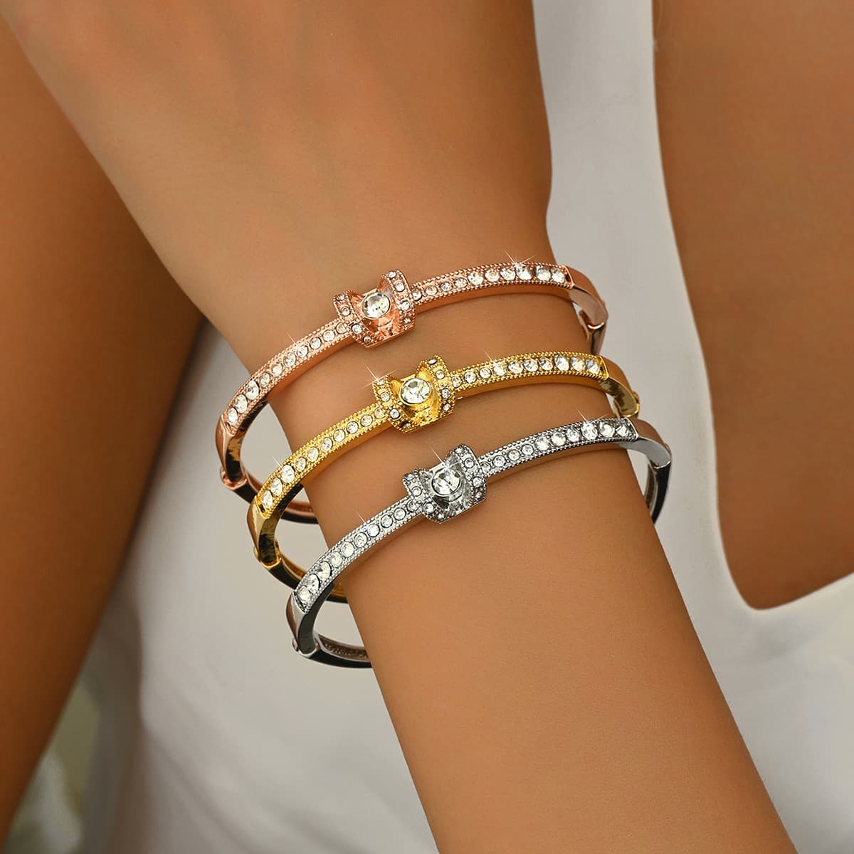 Popular geometric diamond inlaid bracelet from Europe and America, Roman circular bracelet, personalized and versatile, minimalist bracelet