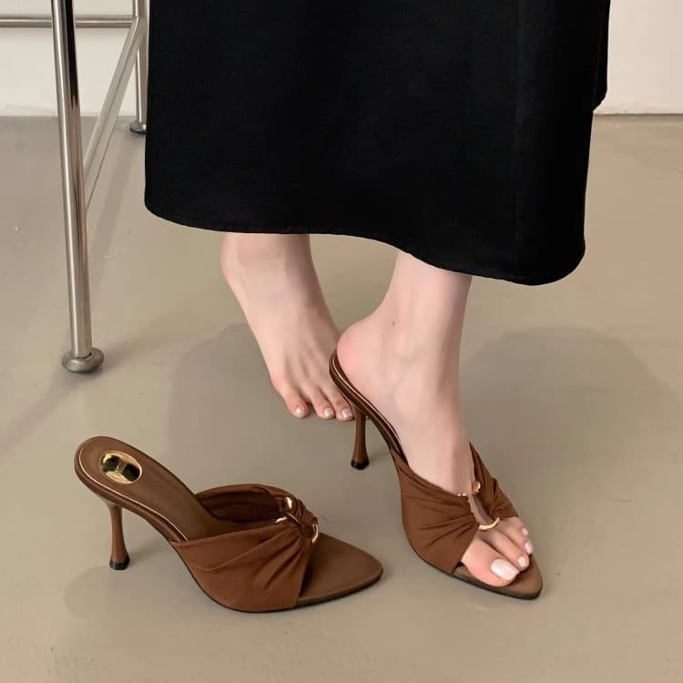 2025 Summer Fashion Open-Toe Women's Shoes, Mature Style Pointed Satin Sandals, European And American Elegant Metal