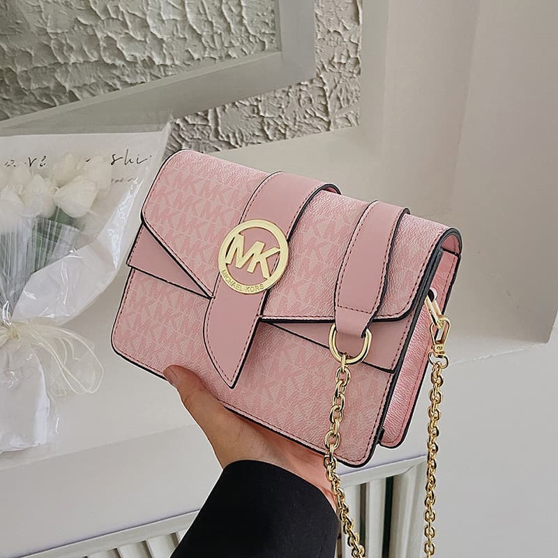 Sac bandoulière carré à bandoulière chaîne grande capacité, collection 2026, tendance femme.