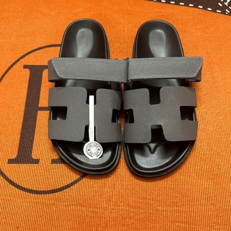Chaussons d'extérieur pour femmes, style pur et original, semelles plates en cuir, velcro, pour la plage, 2025