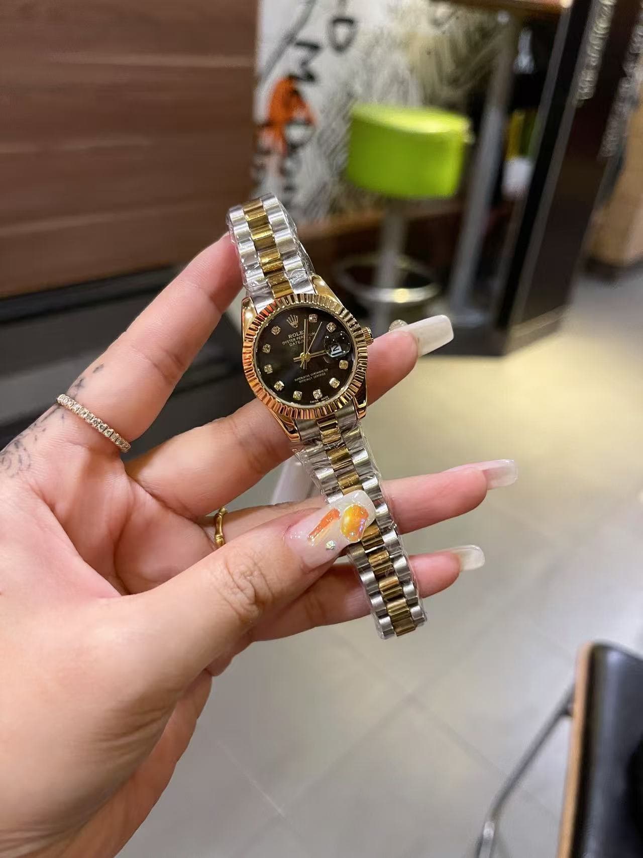 Montre femme 28 mm, édition limitée, verre saphir AAA, style noble et élégant, bracelet en acier massif 316, quartz, cadeau d'anniversaire.