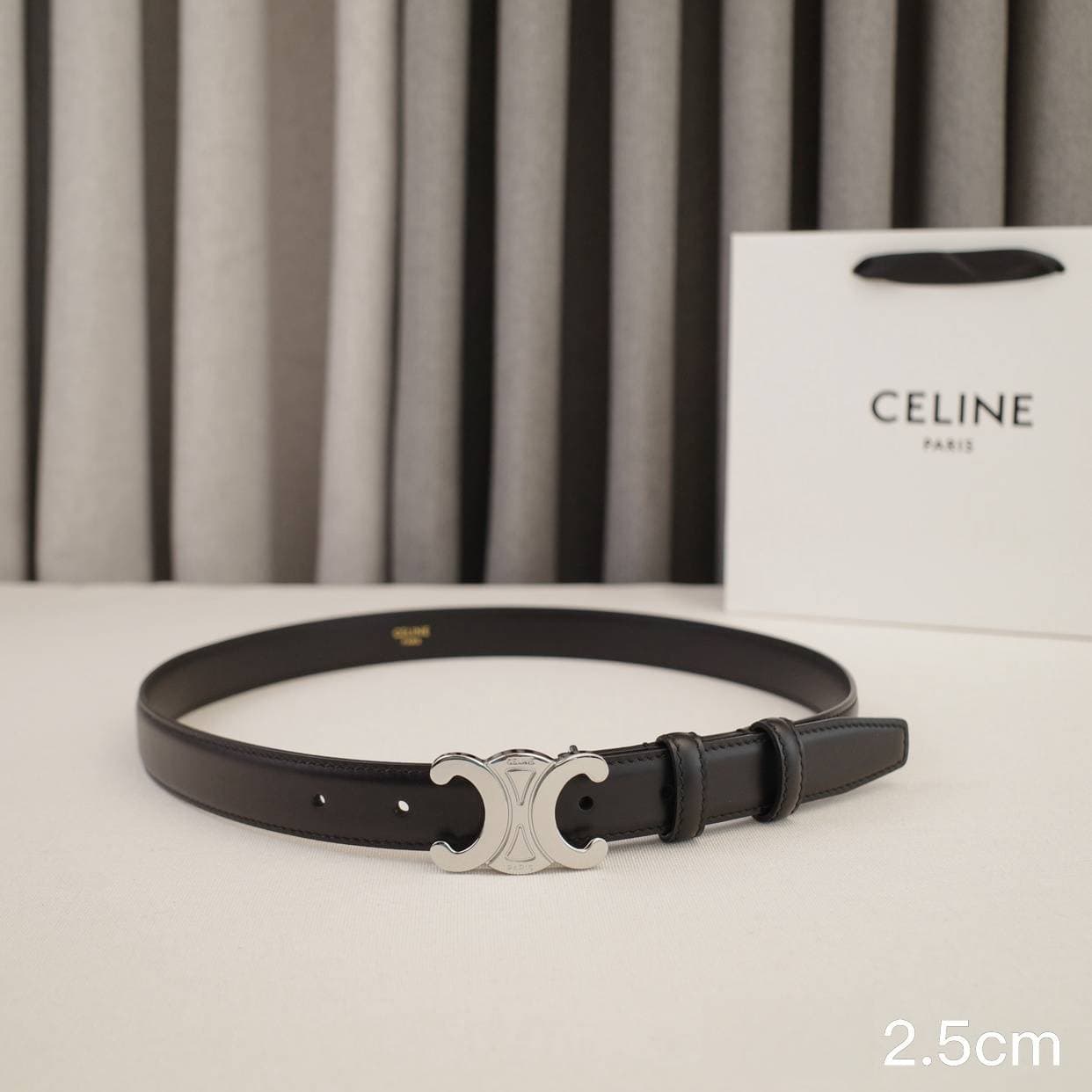 Ceinture unisexe classique en cuir de vachette de haute qualité avec boucle brillante et arc de triomphe, cadeau d'anniversaire de vacances