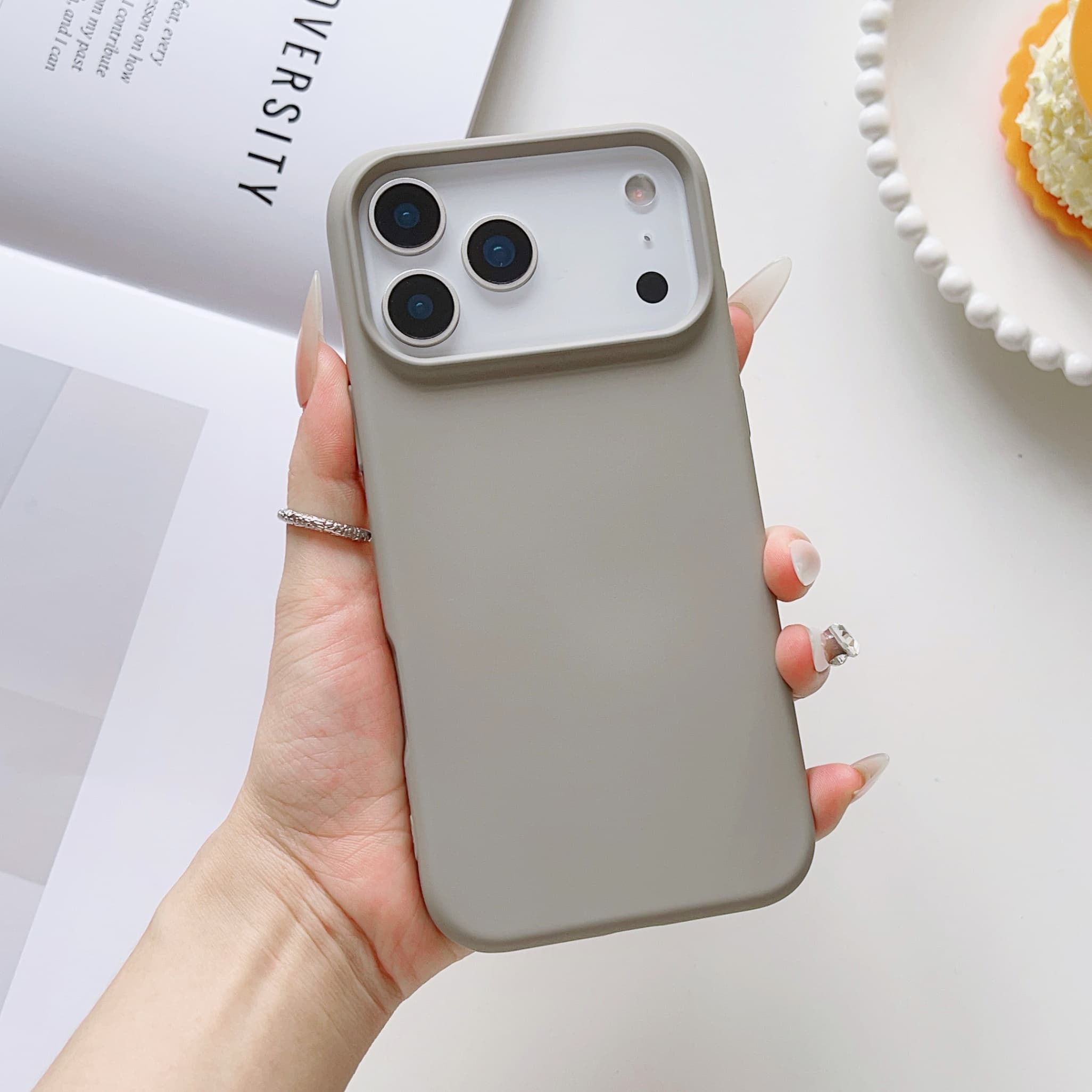 Coque de téléphone portable en silicone liquide de qualité supérieure, résistante à la saleté et compatible avec les modèles 17 Pro, 17 Pro M