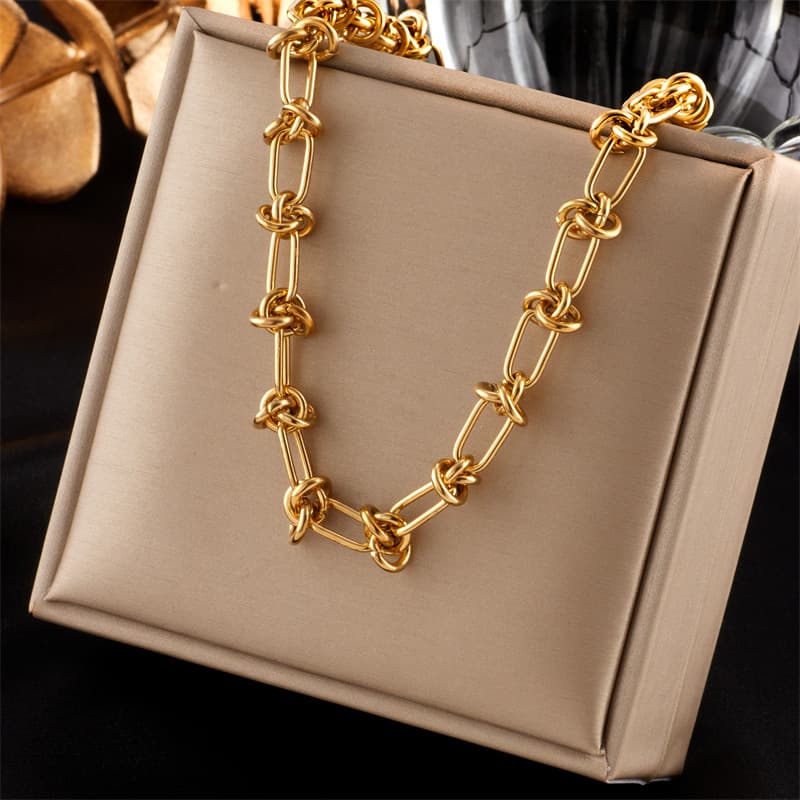 European and American fashion hip-hop street style knotted simple nude chain necklace titanium steel exaggerated punk thorn chain clavicle chain
