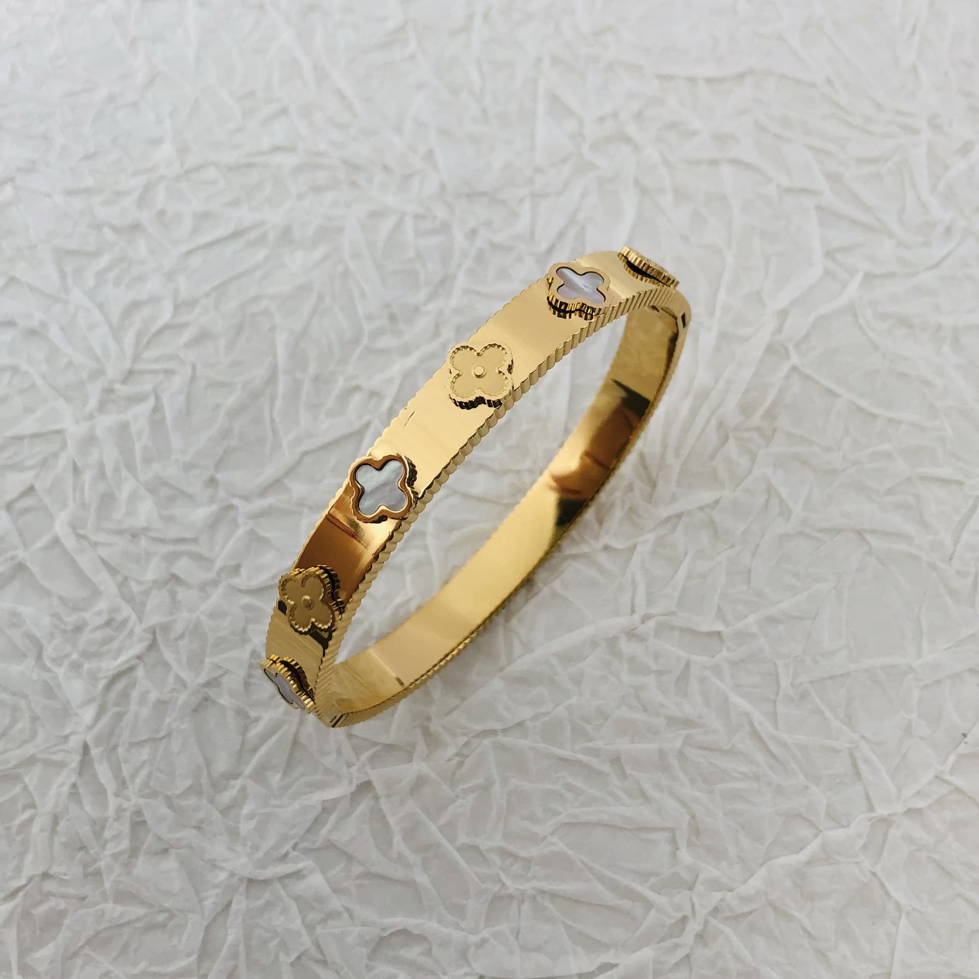 Bracelet de luxe en acier titane léger, de haute qualité, à quatre feuilles, en herbe, coquillage incrusté 3D, fleur