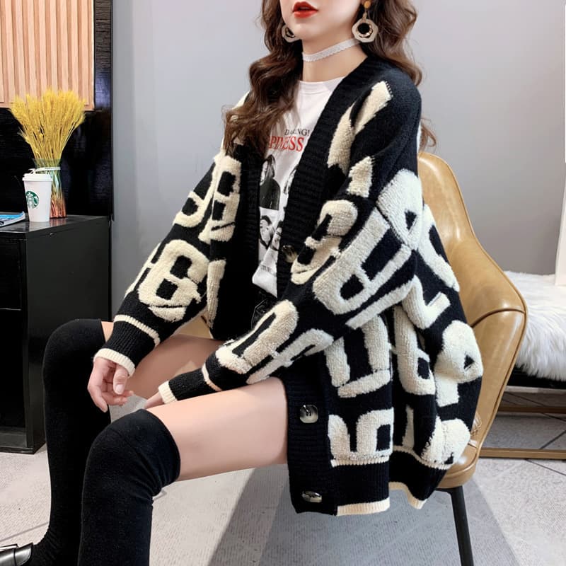 Oversized Knit Cardigan – Chunky V-Neck Open Front Sweater With Letter Embroidery (One Size Fits 90-140lbs, Red/Green/Black)