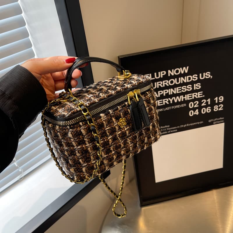 French Niche Mini Chain For Women's Autumn And Winter New Style Small Frrant Woolen Handb With Versatile Crossbody
