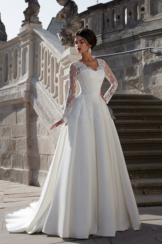 Women's Lace Long Sleeve Trailing Wedding Dress Simple Trailing Slim Lace Satin Banquet Host Wedding Dress