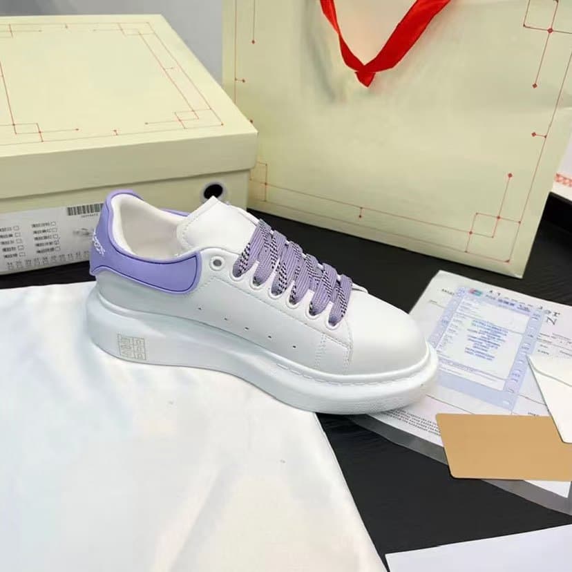 Baskets blanches à queue époxy pour l'été, chaussures de skate unisexes polyvalentes et non jaunissantes, avec graffiti 3D