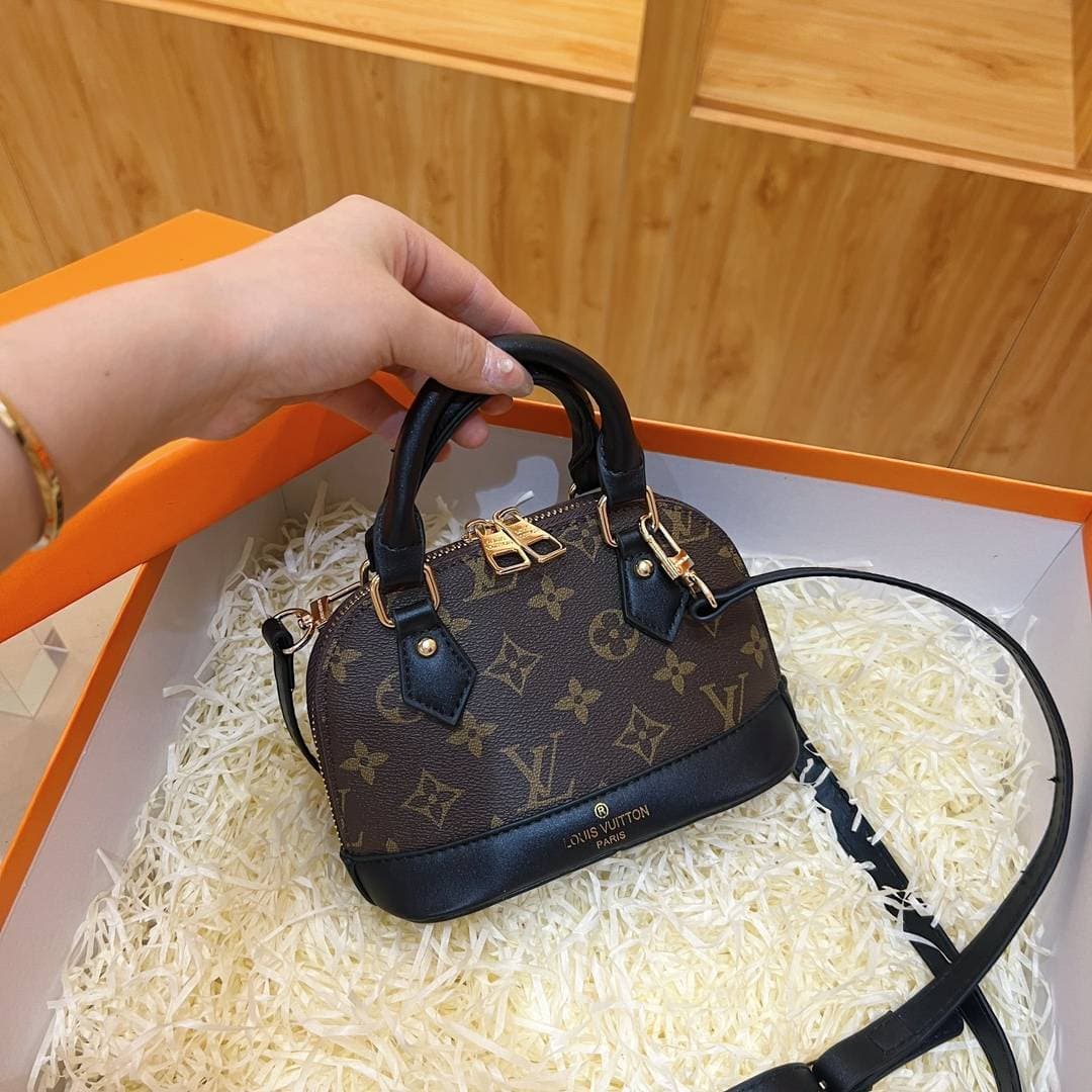 2024 Designer Nouvelle Tendance De La Mode Style Unique Léger Luxe Cent Sac À Bandoulière De Haute Qualité