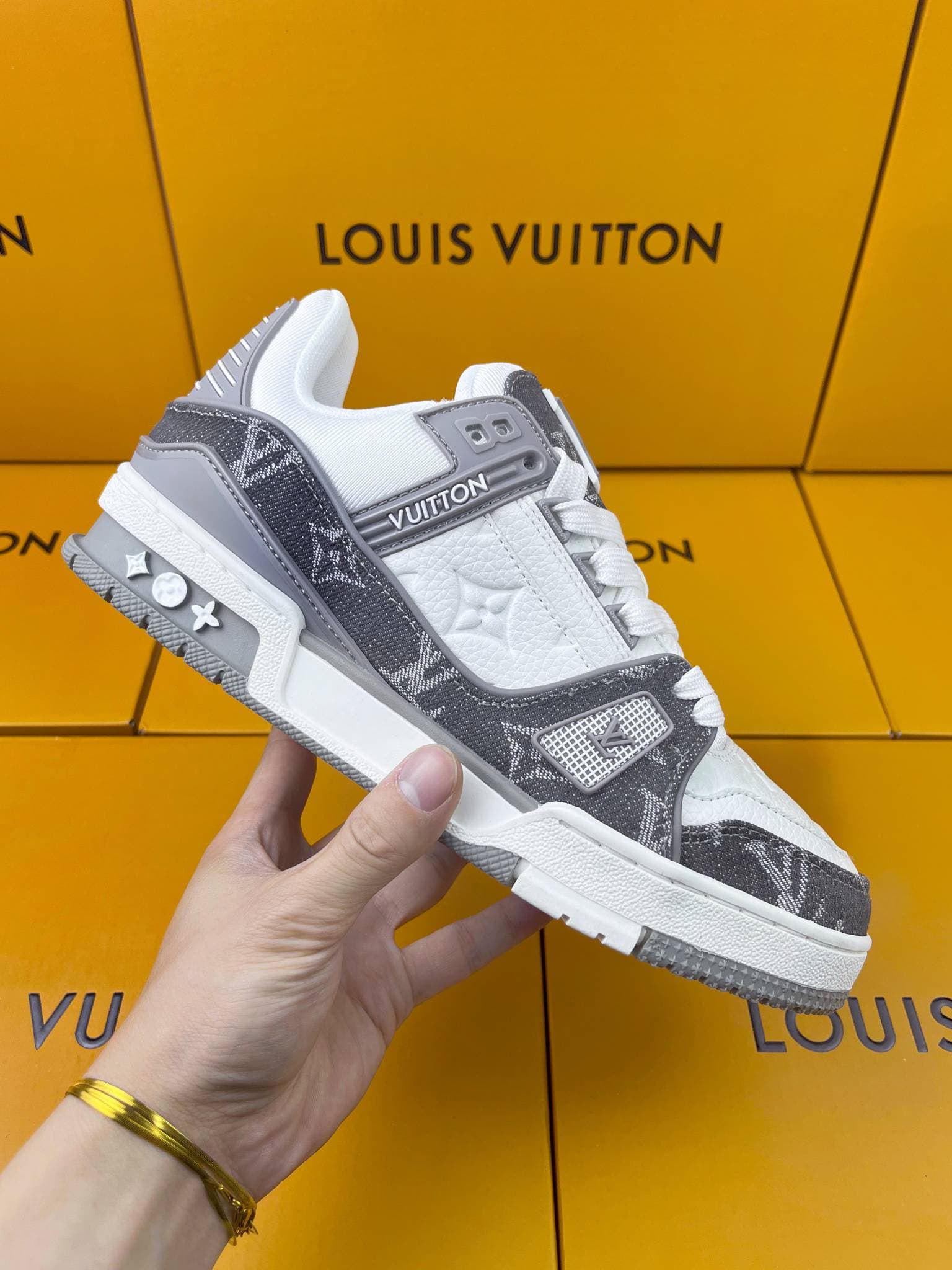 Chaussures de sport basses en cuir respirant patchwork, semelle souple et légère, style tendance et polyvalent, pour couples.