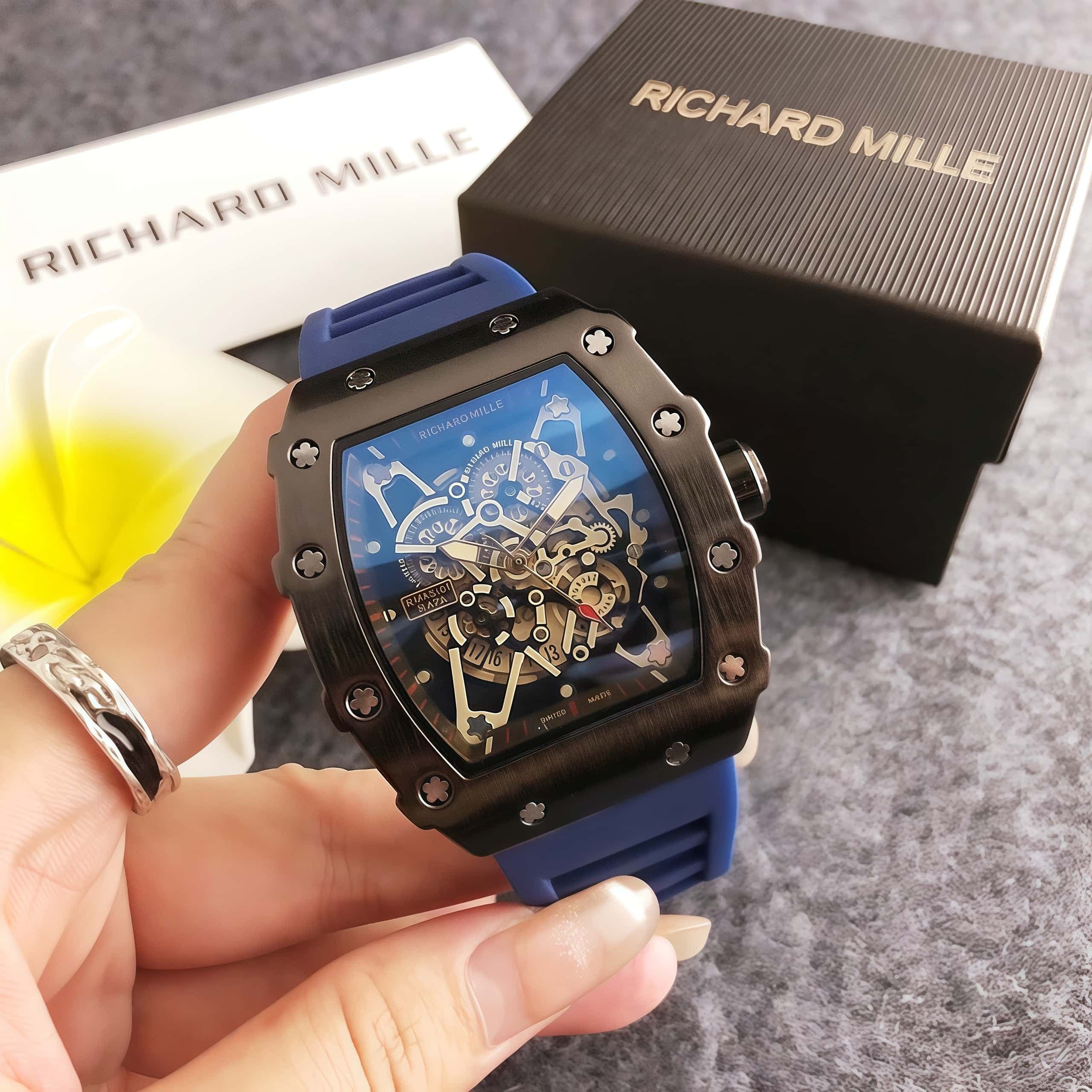 Montre tendance pour homme, modèle 2025, haut de gamme, en silicone, style décontracté, en forme de tonneau
