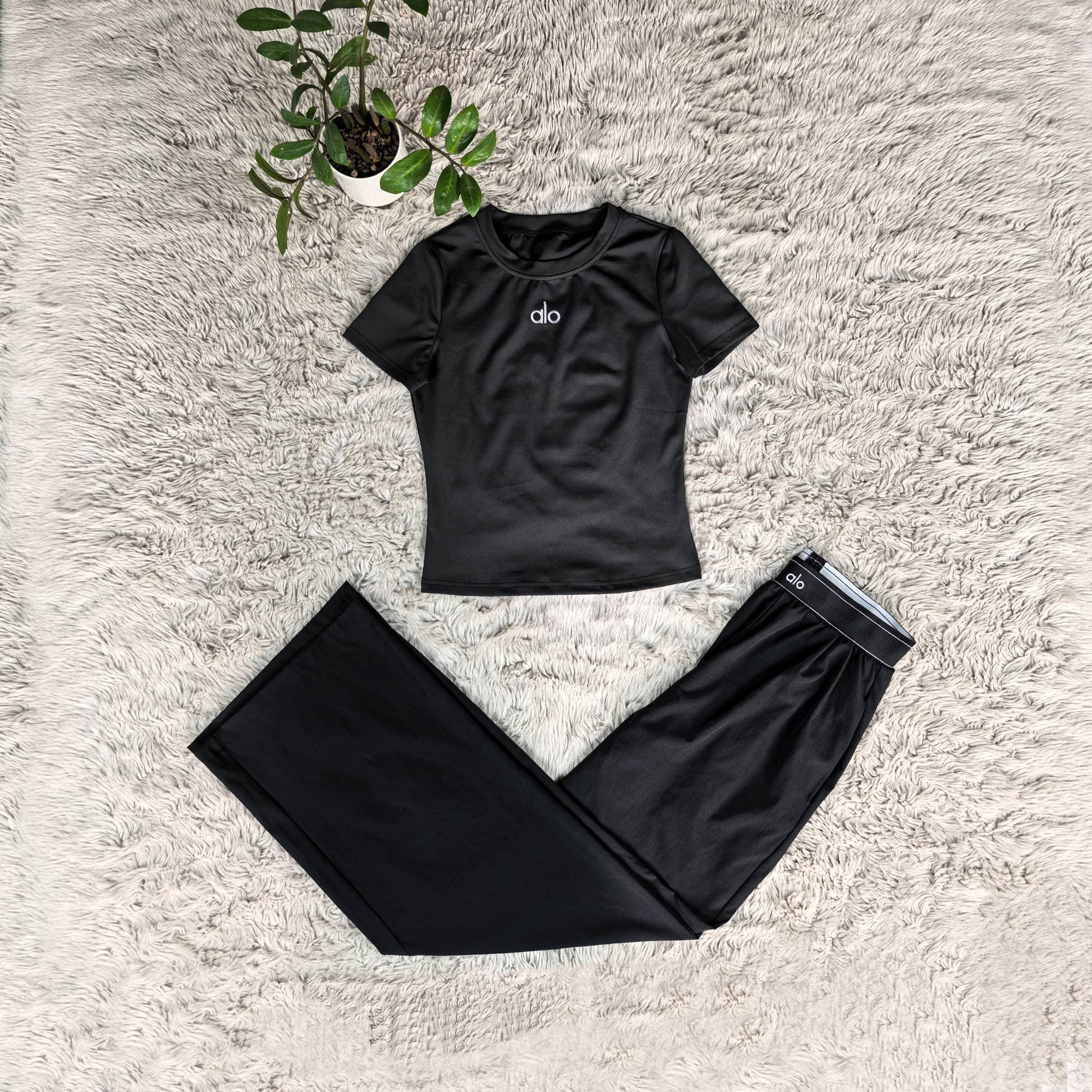 Ensemble pantalon à jambes larges, col rond, décontracté et tendance, style sport, confortable et à manches courtes.