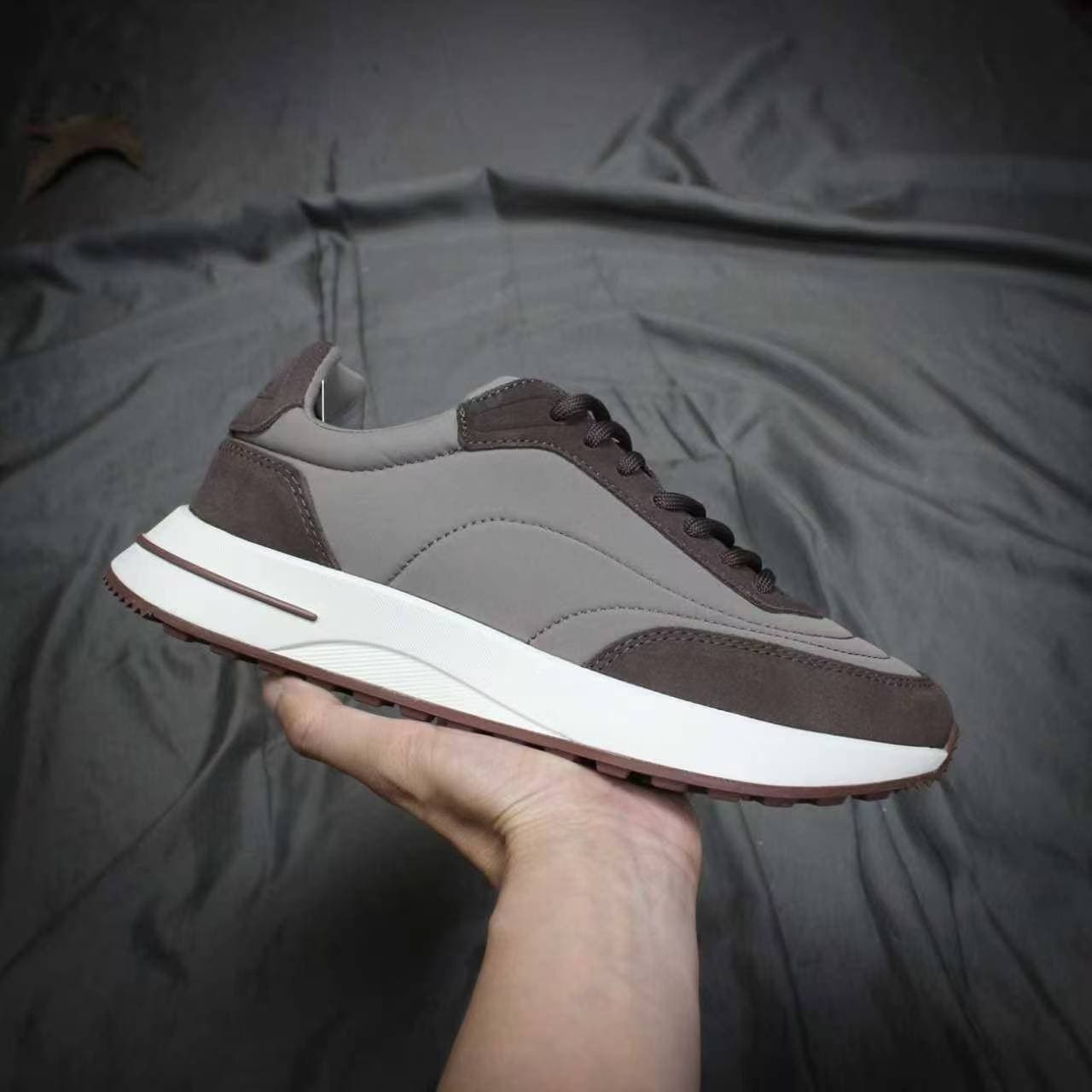 Loro Piana Week End Walk Chaussures basses décontractées en cuir à bride ronde pour hommes