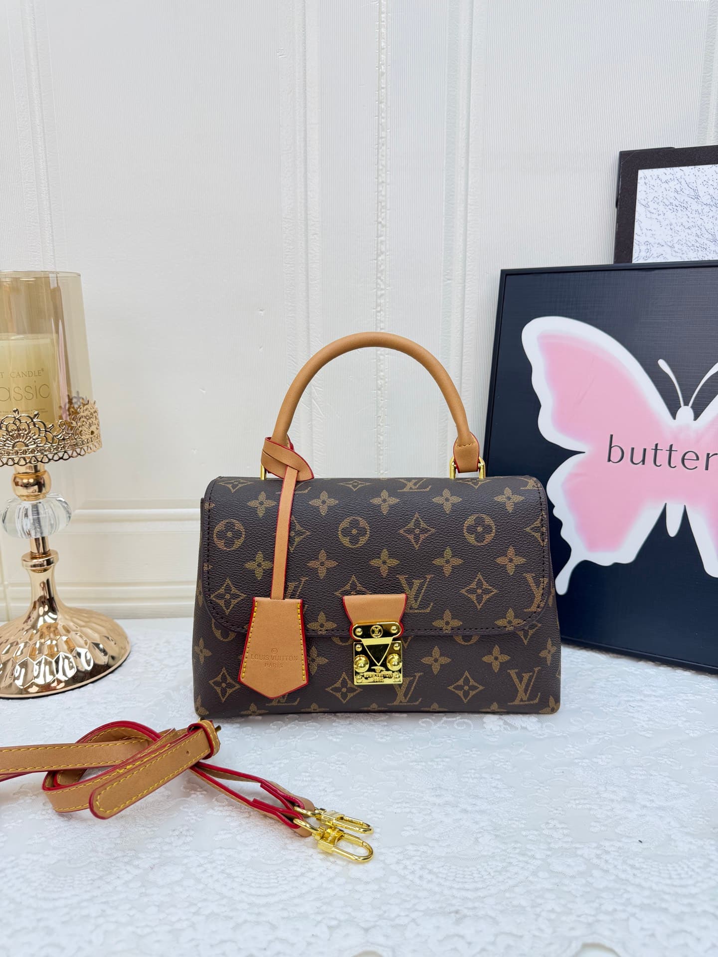 Sac bandoulière tendance et décontracté pour femme, motif vintage de luxe.