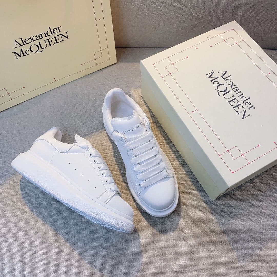 Baskets blanches tendance style coréen 2025, nouveauté pour hommes et femmes, plateforme polyvalente à semelle épaisse pour gagner en hauteur