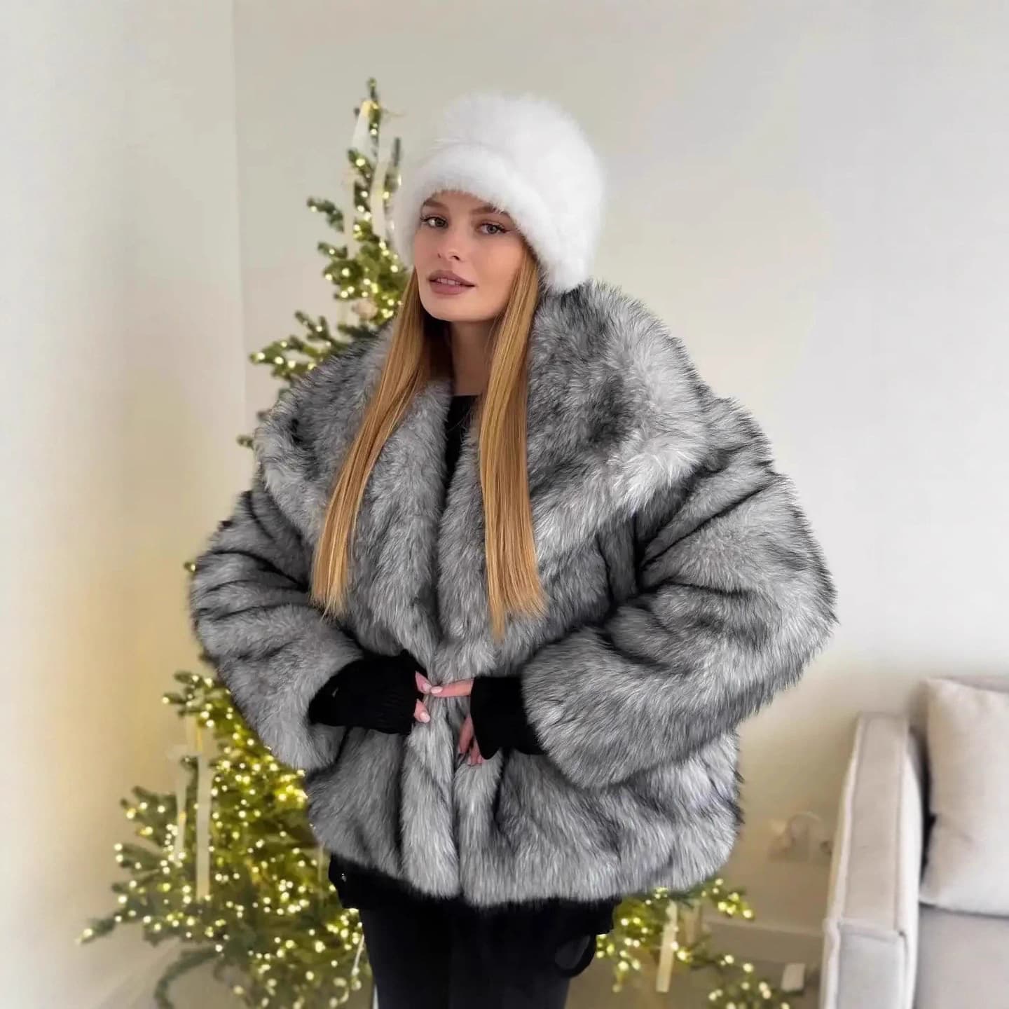 Women's Clothing Elegant And Eco Friendly Faux Fox Fur Coat