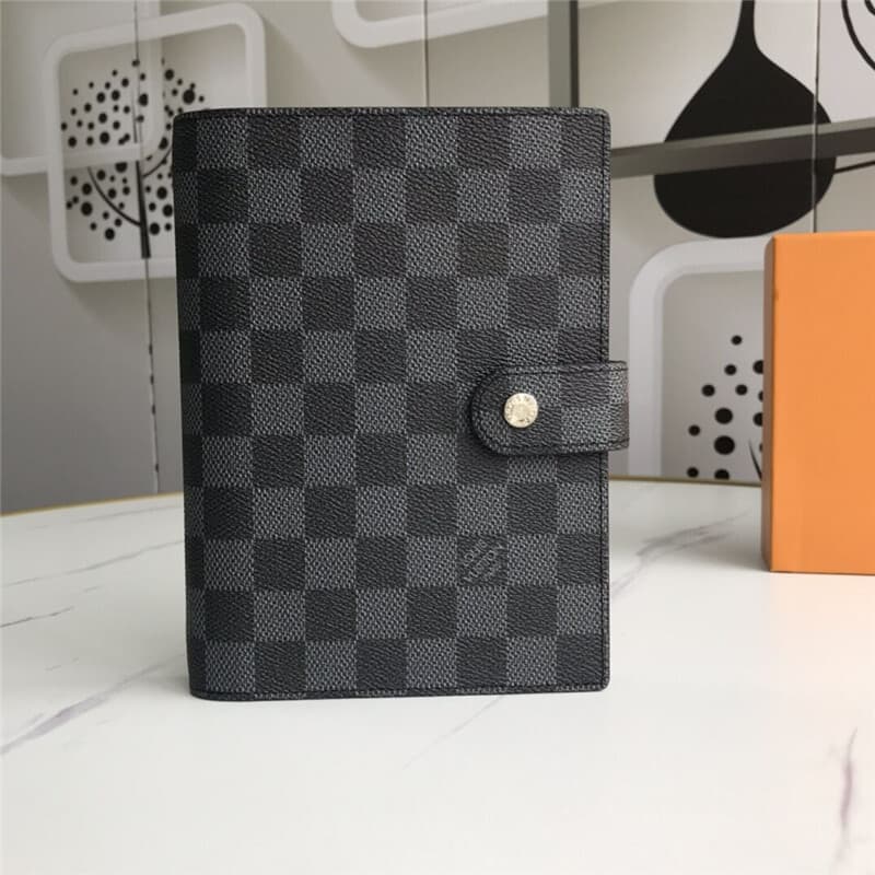 Couverture de carnet de notes Monogram Empreinte Series Classic, style luxueux et gaufré : un accessoire raffiné et élégant pour les négociatio