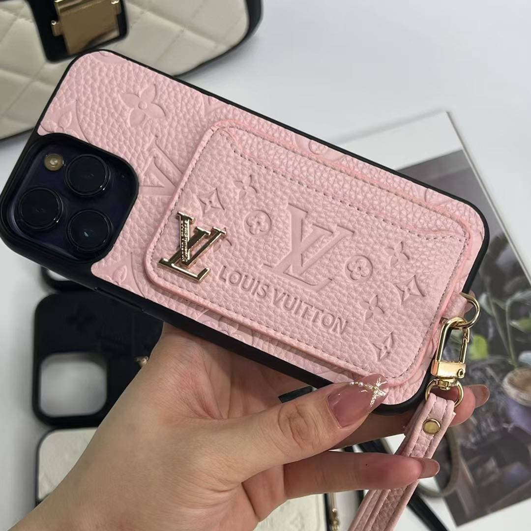 Le nouvel étui en cuir avec dragonne est compatible avec les iPhone 15, Pro, Max, 13, 12 et 14 pouces.