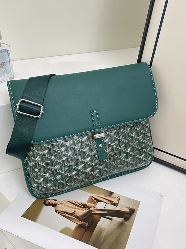 Le nouveau sac bandoulière Goya Bag, d'inspiration française et unisexe, est un sac à bandoulière grande capacité.