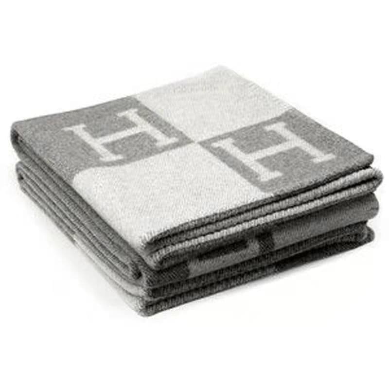 Couette H lettre cachemire châle petites fois même Style sieste épaissie climatisation couverture couverture canapé coussin
