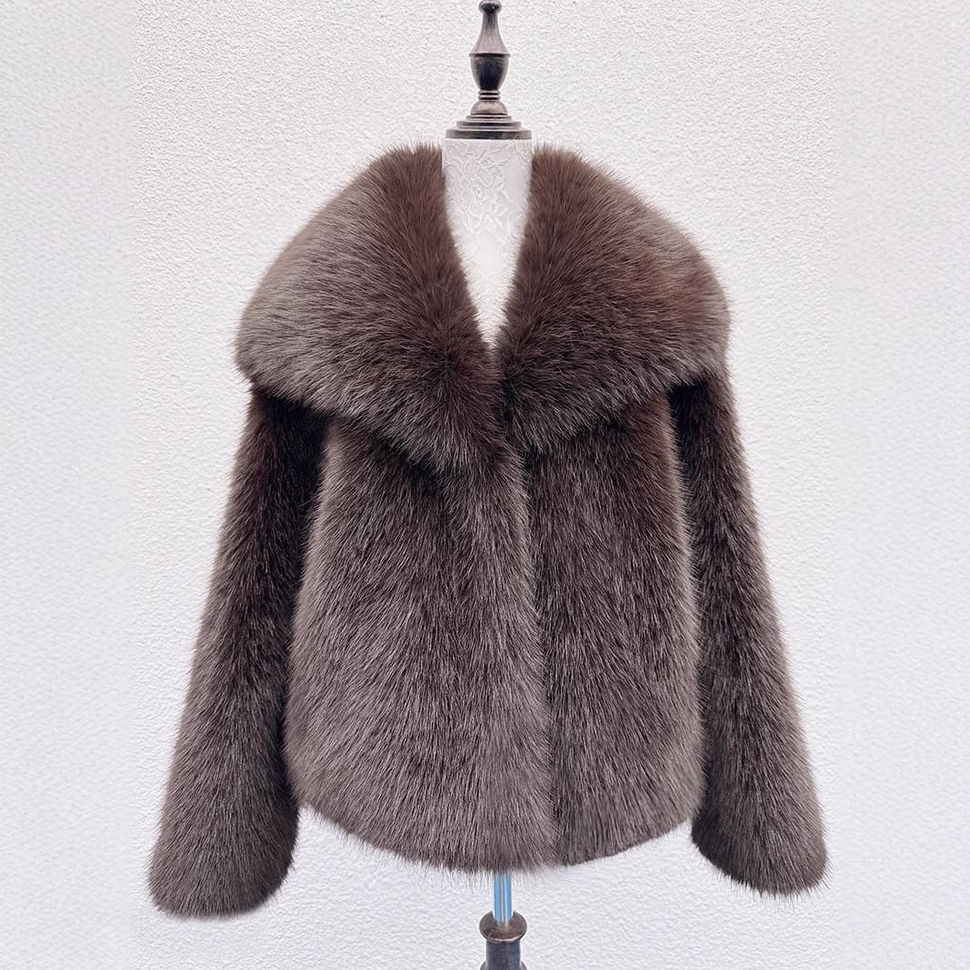 ​​Luxury Faux Fox Fur Coat – Oversized Lapel, Plush & Warm Winter Coat For Women​​