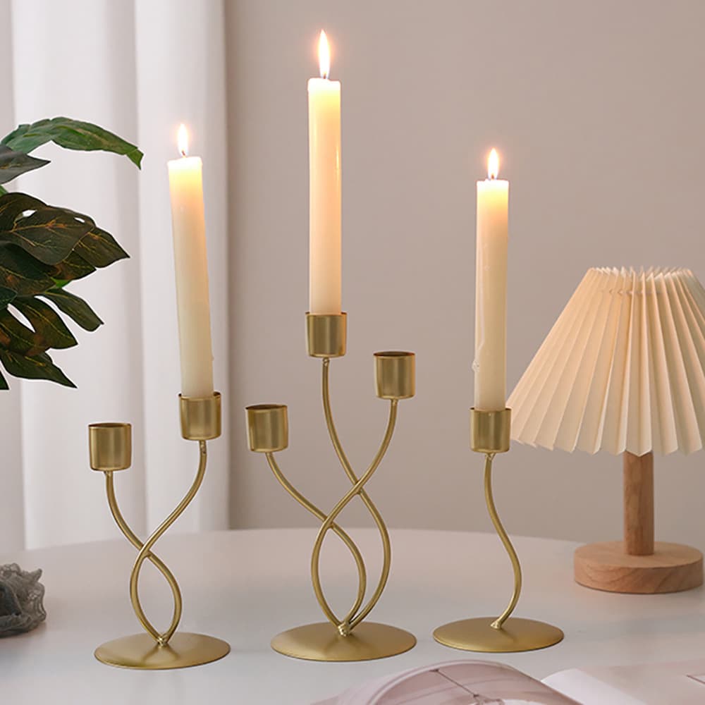 Bougeoirs élégants en fer – Décoration de table artisanale pour dîners romantiques, mariages et ambiances festives (1/2/3 mèches, or et noir)