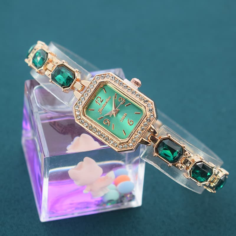 Women's Watches Simple Rose Gold Bracelet Watch, Square Shape, Diamond Set, Colorful Women's Watch, Petite, Elegant, Casual Quartz Watch.
