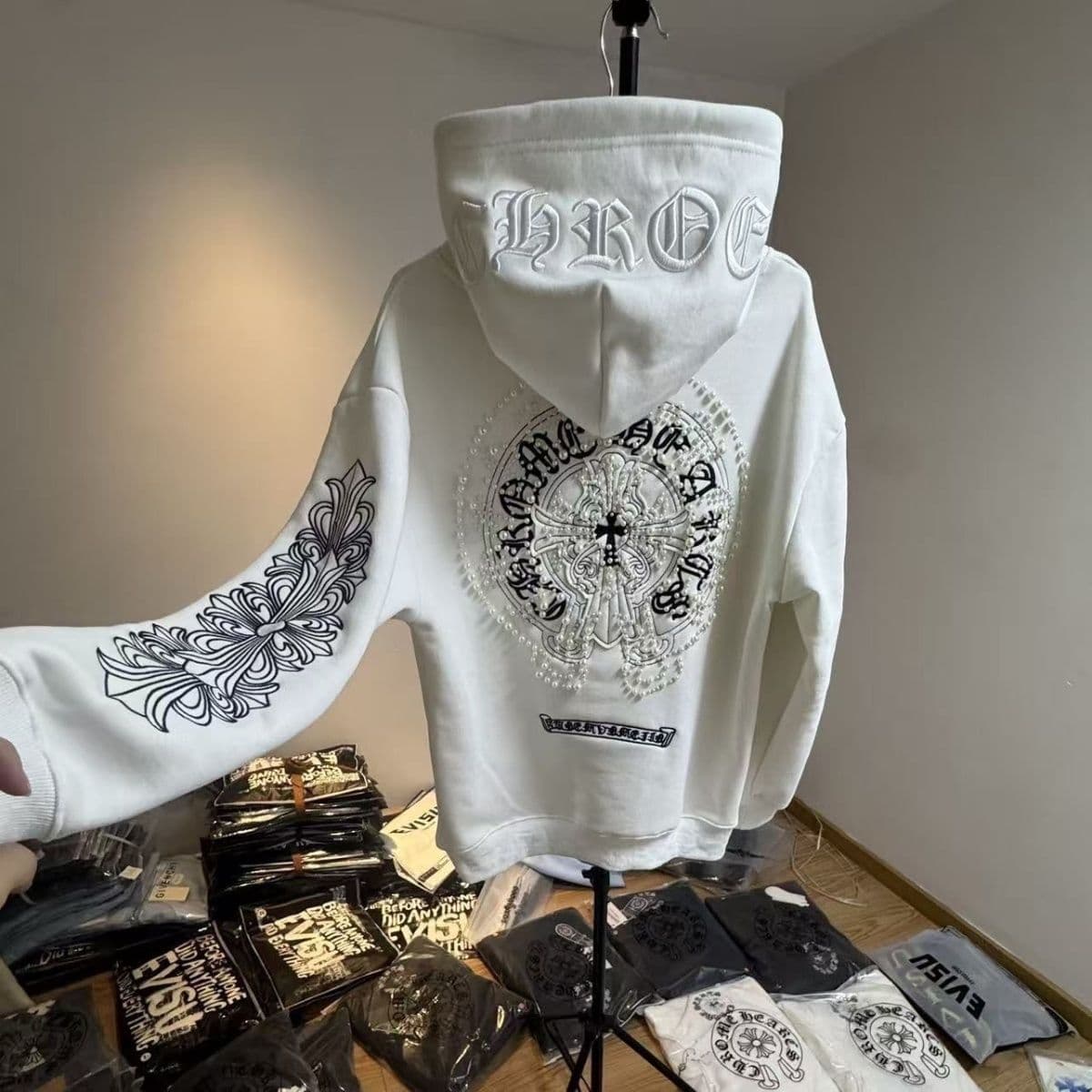Sweat à capuche 25ss Guangzhou Original Top Version avec vidéo réelle, broderie de perles et sabot de cheval CH en sanskrit
