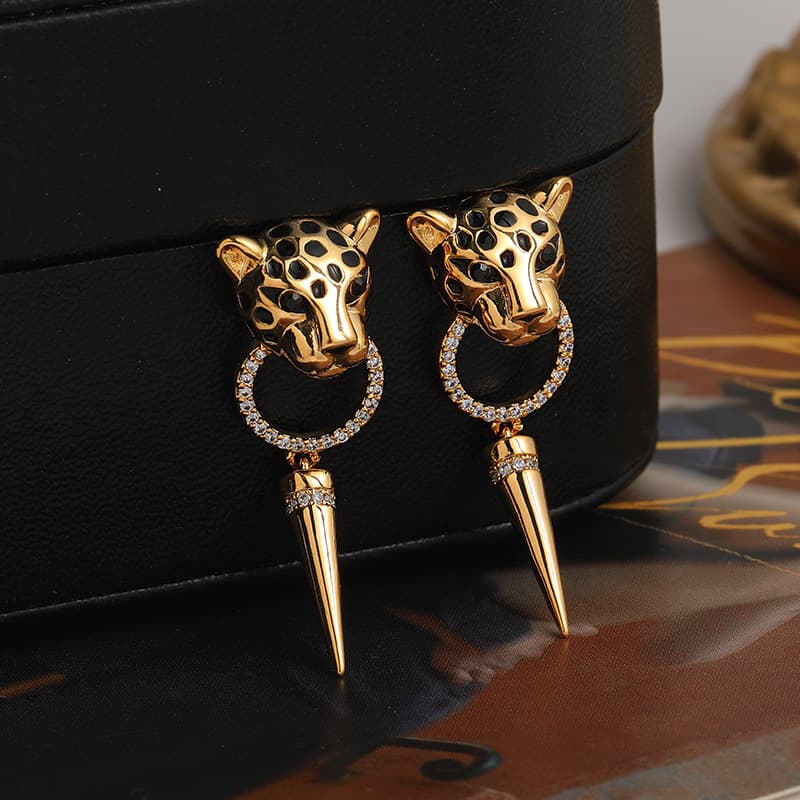 European And American Leopard Women's High Sense Personality Hip-hop Trend Gold Stud Light Atmosphere Niche Design