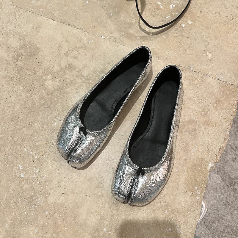 Women's Mirror Split-toed Pig's Trotters, Flat-soled Single Shoes With Shallow Mouth And Skirt