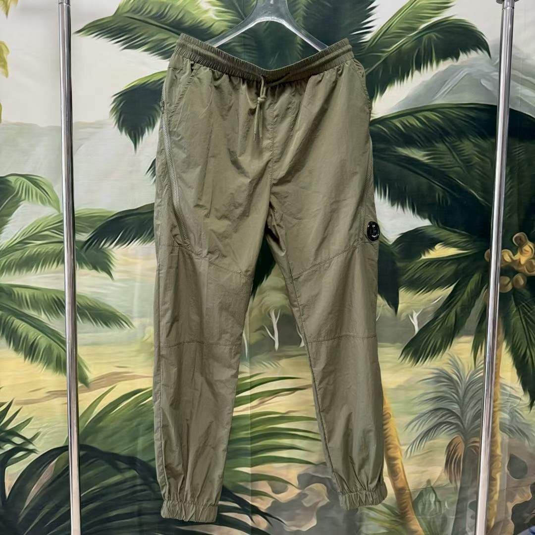 Pantalon de jogging pour homme C P Company Chrome-R Lens, en nylon léger à taille élastique et coupe fuselée.