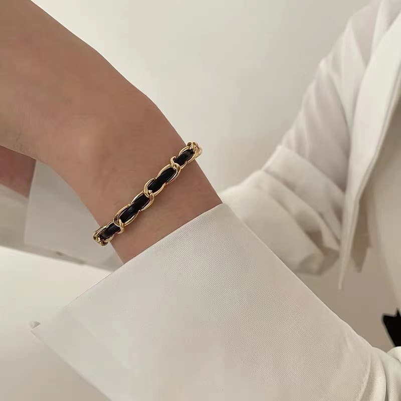Fashion braided bracelets for women summer 2023 new ins niche design internet celebrity girlfriends hand accessories