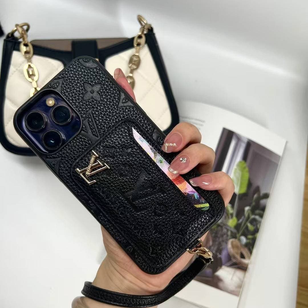 Le nouvel étui en cuir avec dragonne est compatible avec les iPhone 15, Pro, Max, 13, 12 et 14 pouces.