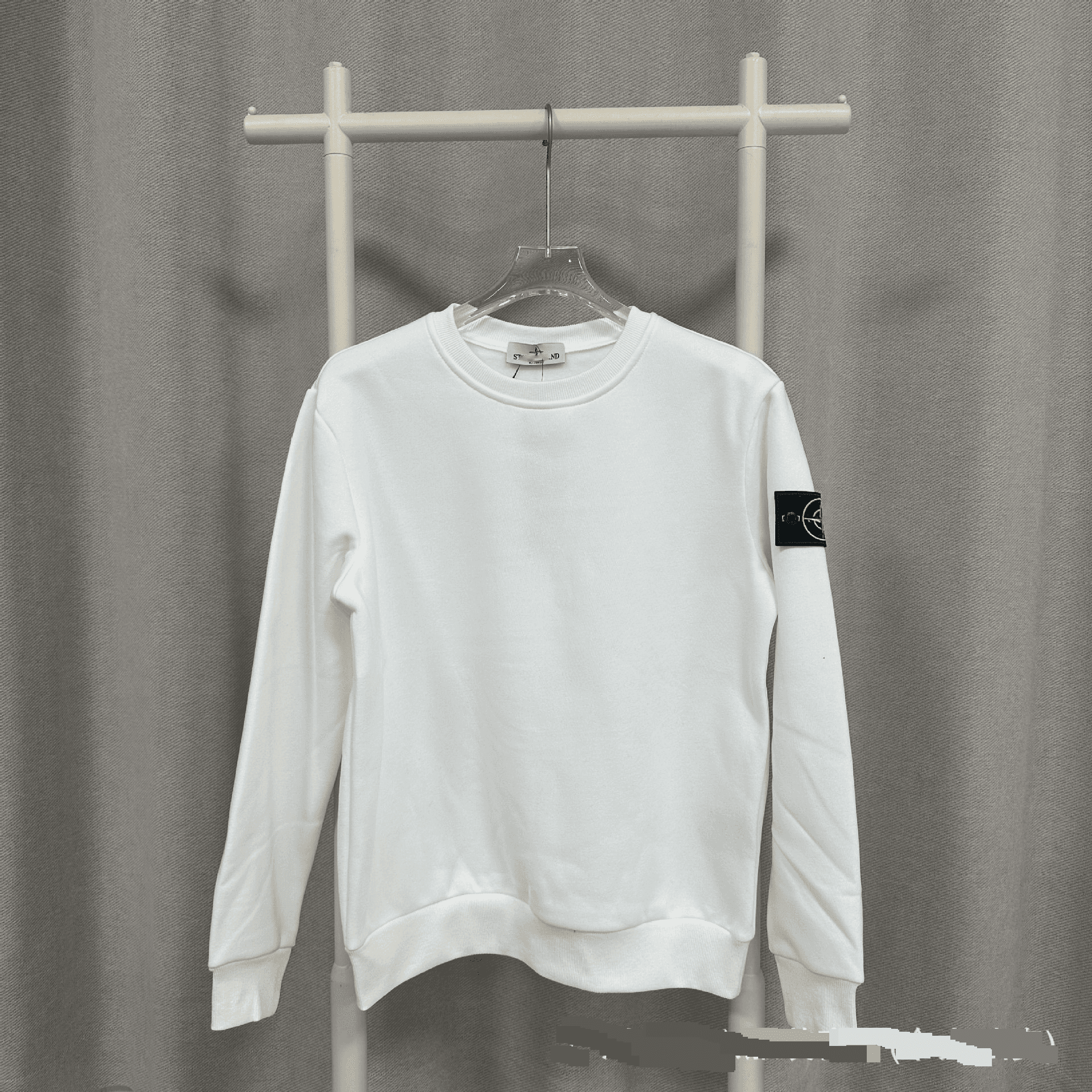 Pull Stone Island pour homme, modèle Compass Badge Basic, col rond, style décontracté et fonctionnel.