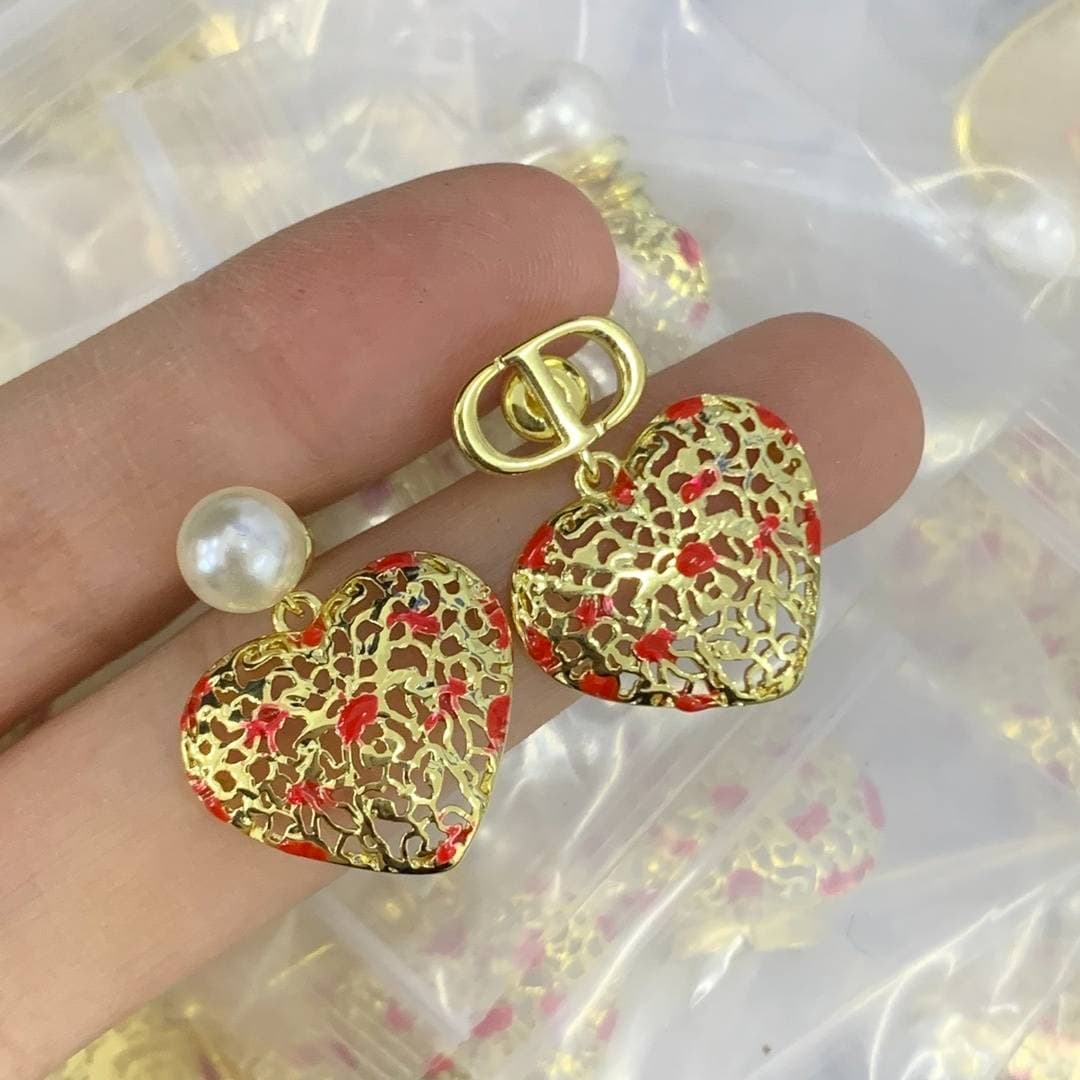 High-grade exquisite earrings feminine retro earrings cool wind personalized ear jewelry