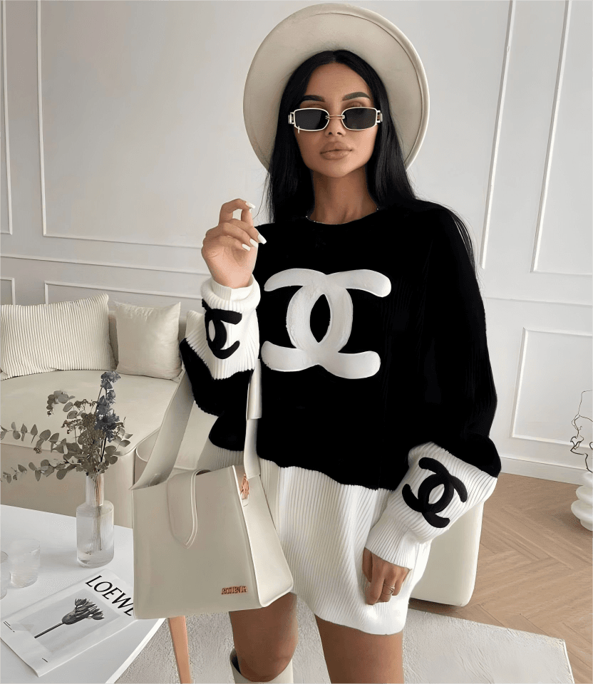 Pull en maille à manches longues pour femme, style tendance, avec logo discret.
