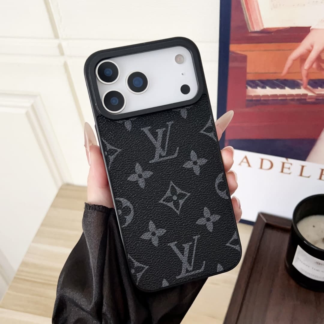 Coque pour iPhone 17 Pro Max avec grand trou, style classique, tendance et vintage, ornée de fleurs.