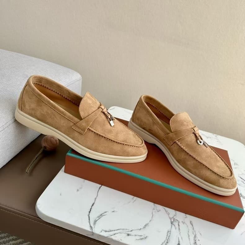 Mocassins assortis haut de gamme en cuir de vache LP avec pendentif à pompon et semelle plate à surface souple