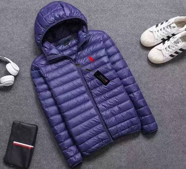 Doudoune légère Polo à capuche violette, résistante et durable pour un usage quotidien en Europe
