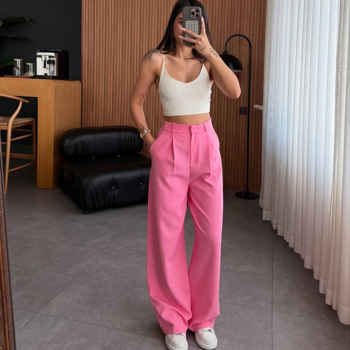 Stylish Mid-Rise Women's Cargo Pants - Comfortable Straight-Leg Trousers With Flattering Fit, Versatile For Casual & Work Wear