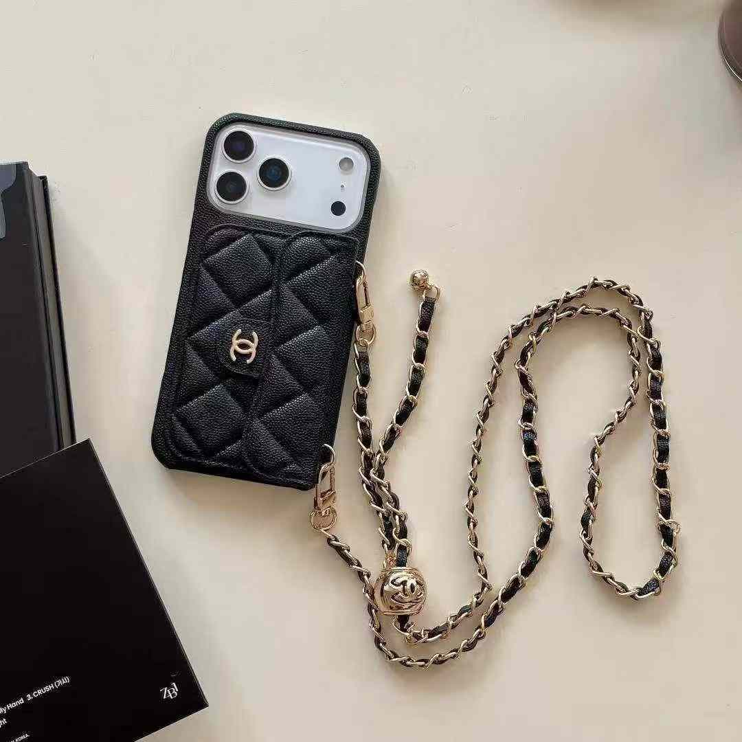 Étui bandoulière de luxe tendance pour iPhone 17, iPhone 16 Pro Max et iPhone 15. Étui de protection élégant en cuir avec chaîne pour iPhone 14
